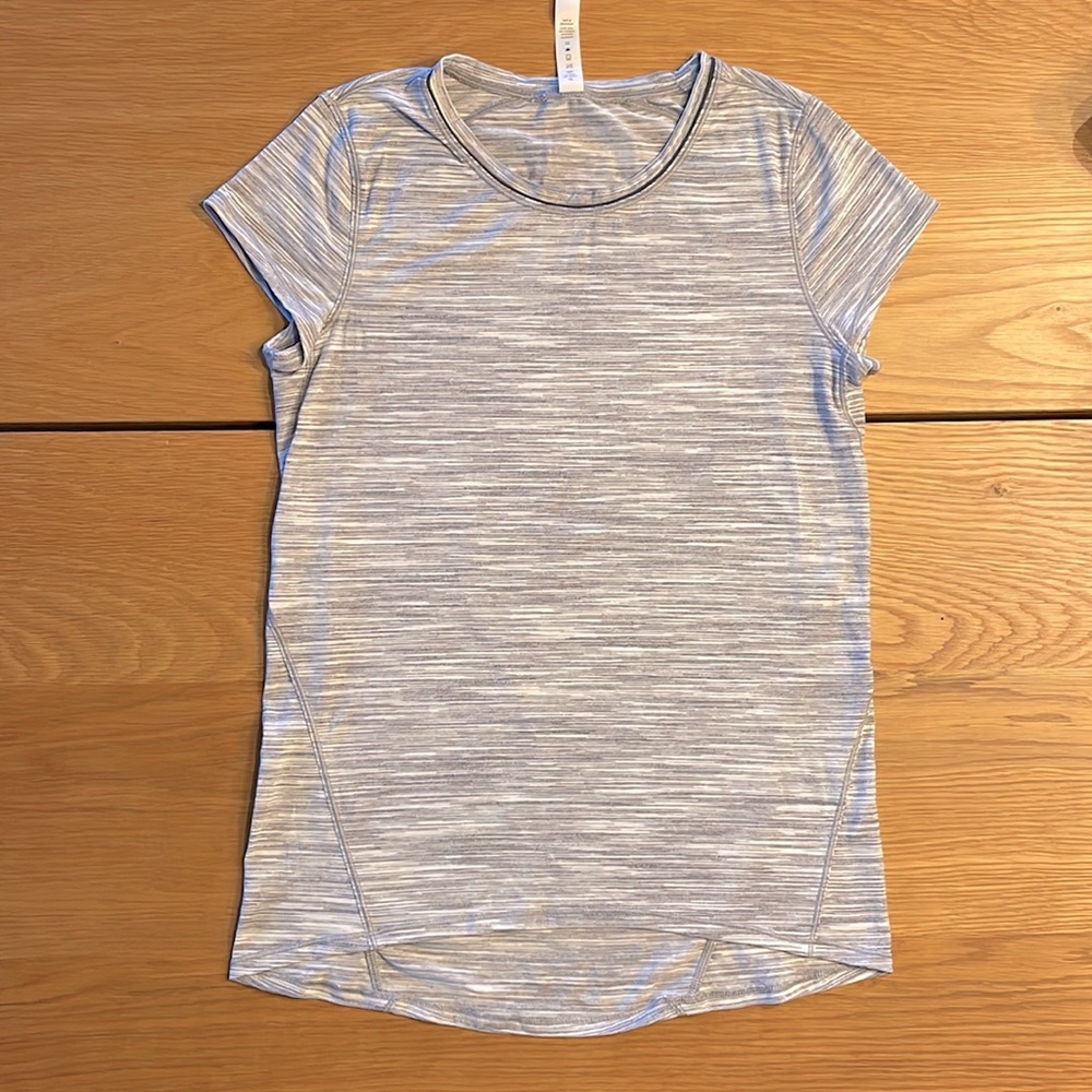 Lululemon NWOT exercise shirt in space grey